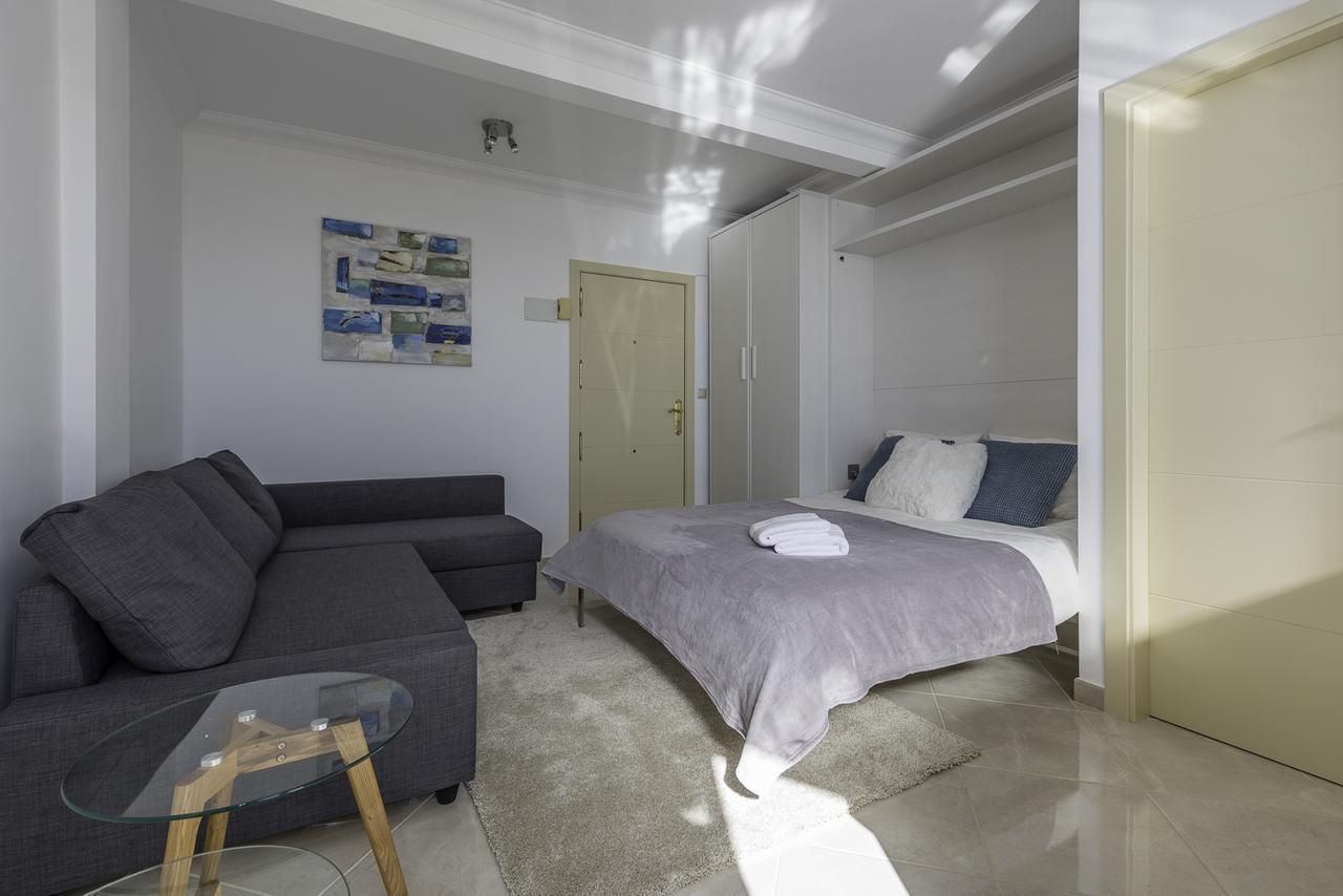 Nest Studio Playa Alhamar Sitio de Calahonda Bagian luar foto